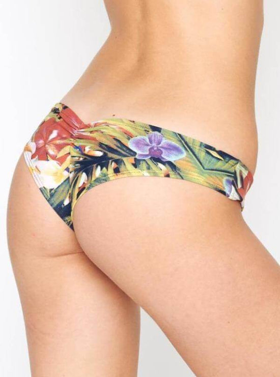 Wide boyshort bikini bottoms in tropical print